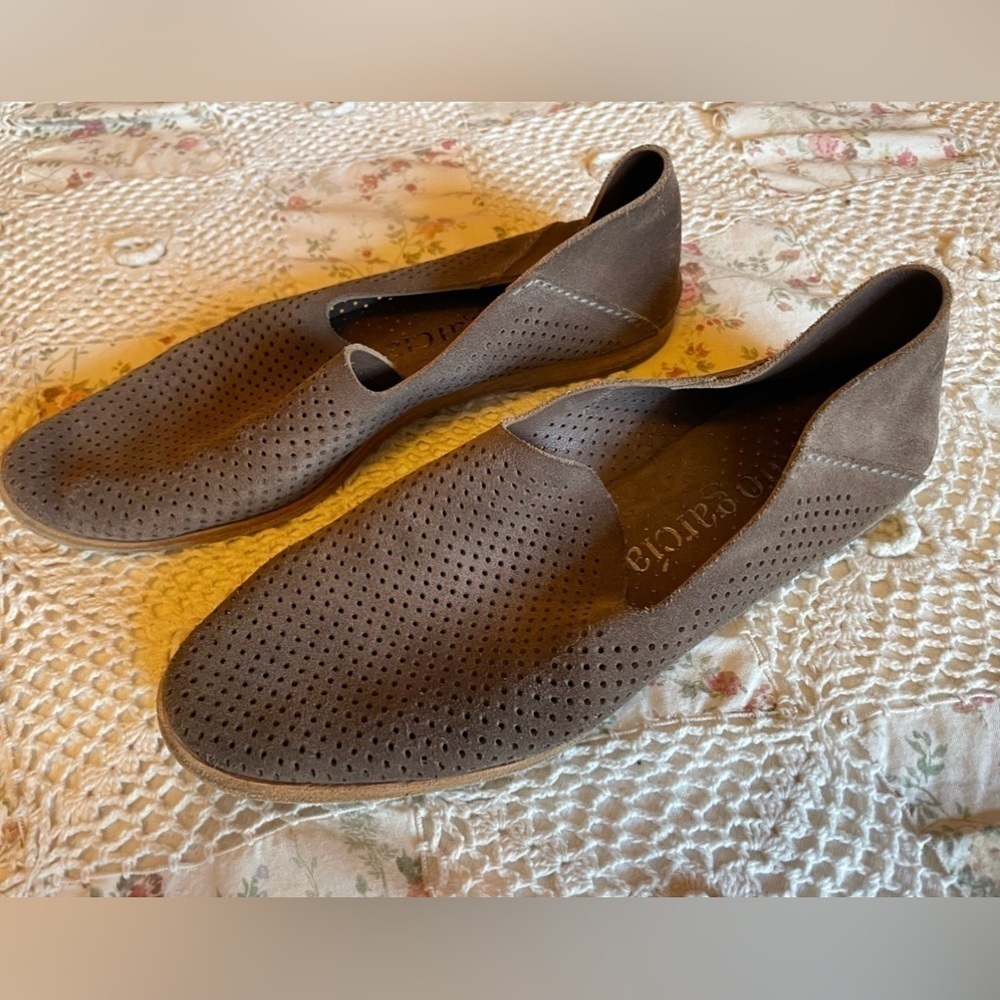 Pedro Garcia Yara flats. Soft cocoa color top - Picture 3 of 7